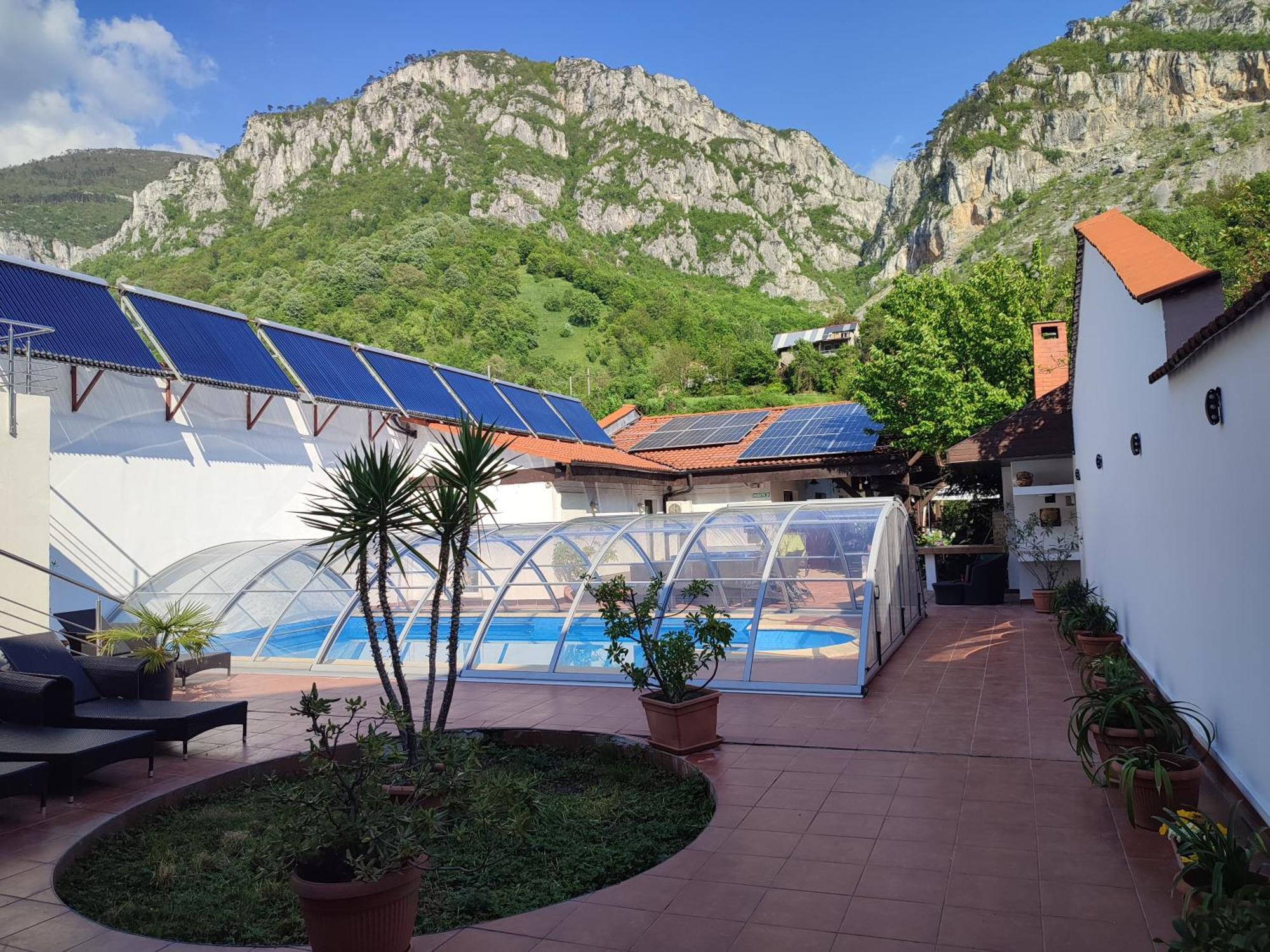 Pensiunea La Dolce Vita Băile Herculane Dış mekan fotoğraf