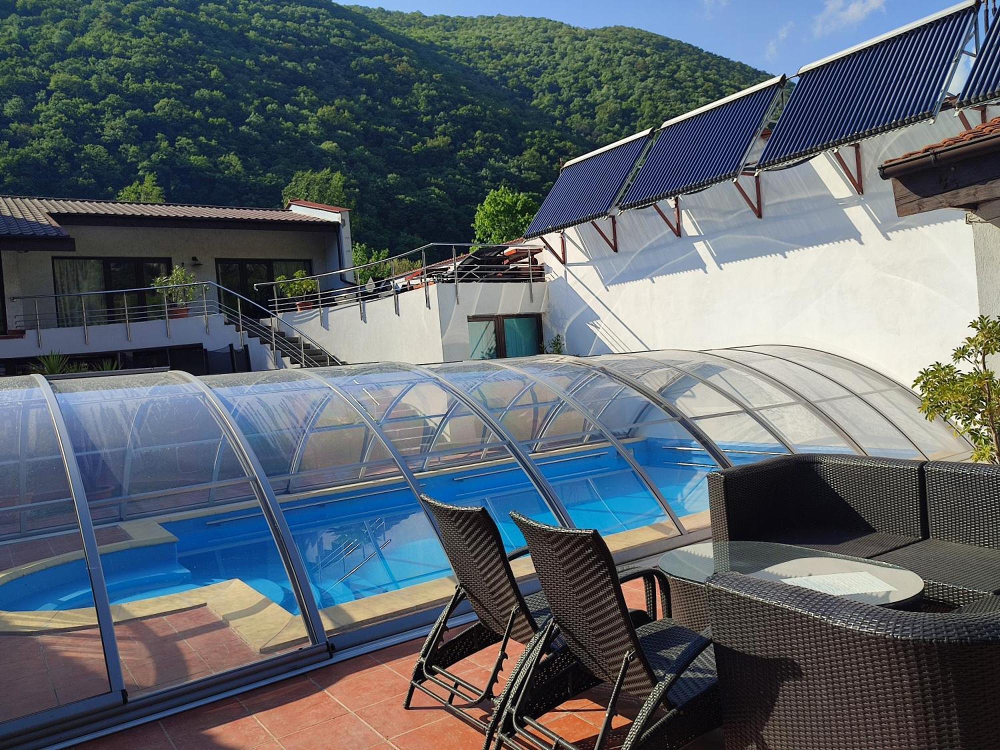 Pensiunea La Dolce Vita Băile Herculane Dış mekan fotoğraf
