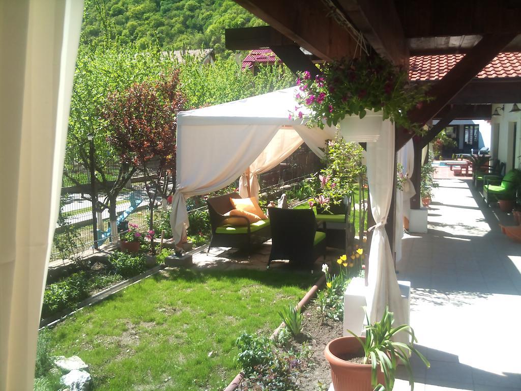 Pensiunea La Dolce Vita Băile Herculane Dış mekan fotoğraf